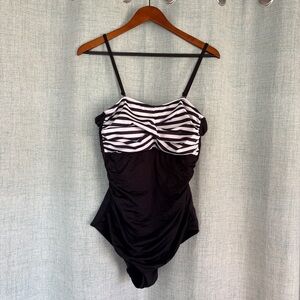 Black & White Striped One-Piece Swimsuit – Ruched Tummy Control – Size XL